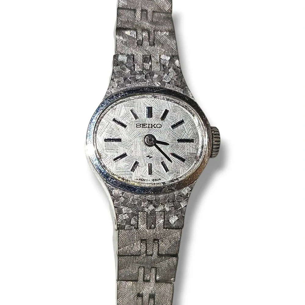 Vintage Seiko Ladies Mechanical Watch‎ 11-7619 Silver Tone Runs **No Crystal**